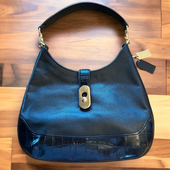 Coach Handbags - COACH pebbled leather NWOT shoulder/crossbody bag